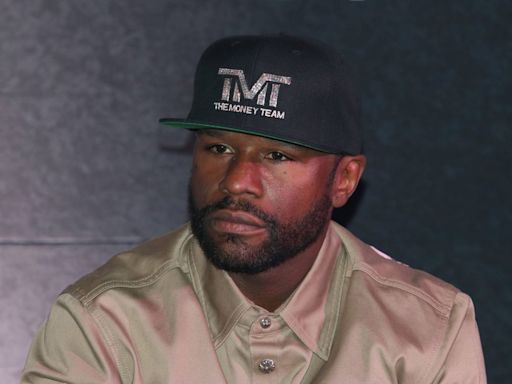 Floyd Mayweather accused in wage dispute lawsuit of slapping exotic dancer who raised pay issues