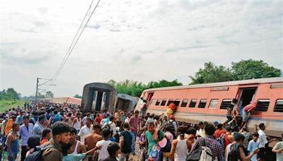 Chandigarh-Dibrugarh train derails, 3 dead