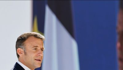 Européennes: Macron dénonce "l'hypocrisie" des partis d'extrême droite qui "avancent masqués
