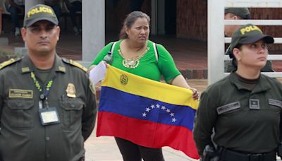 Por una "Venezuela libre", la consigna de los votantes en la frontera con Colombia
