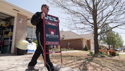 Homebuyers turn to ARMs as mortgage rates hover above 7% for third straight week