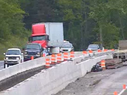 Tractor-trailer crash delays traffic on I-81S in Roanoke County