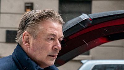 Alec Baldwin set to face trial over movie shooting - RTHK