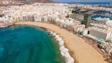 Las playas más baratas de España para disfrutar del verano 2024: El precio de las tumbonas, sombrillas y bebidas