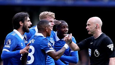 ‘We'll be hearing from Clattenburg’ - Pundits make two penalties claim in Everton vs Nottingham Forest