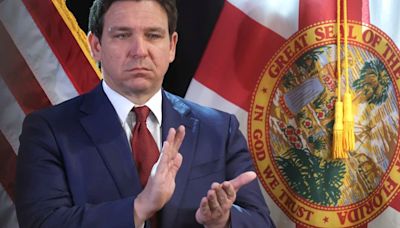 Gobernador DeSantis firma ley contra ocupación ilegal de viviendas en Florida