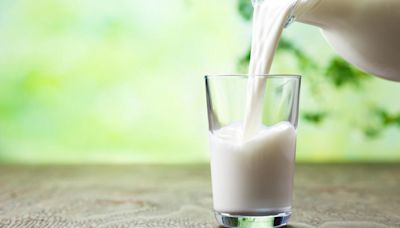 Bird flu risk prompts warnings against raw milk, unpasteurized dairy products