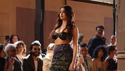 Janhvi Kapoor's Boyfriend Shikhar Pahariya Cheers For Her As She Walks The Ramp For Paris Fashion Week - News18