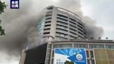 Tragedia en China: 16 muertos por un voraz incendio en un centro comercial