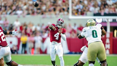 No. 4 Alabama escapes fourth-quarter scare from South Florida, pulls away for 42–16 win