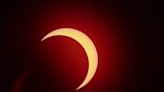 Hondureño "eclipsado" dice que "la luna sigue sin aretes" y que al sol le vio "un anillo"