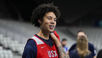 All Aboard! US women's basketball team arrives at Olympics via train from London