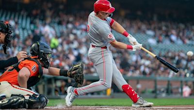Stuart Fairchild homers as Reds hang on to beat Giants
