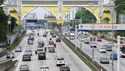 Lane closures, traffic diversions on KM8.0 to KM8.6 Federal Highway, KL-bound, starting July 29 to Dec 31, 11pm to 5am for LRT3 works, says project contractor