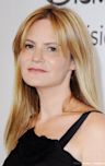 Jennifer Jason Leigh