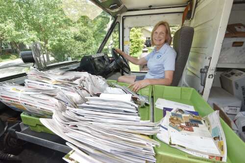 ‘An extended family’: Retiring Green Oaks mail carrier reflects on 43 years on the job