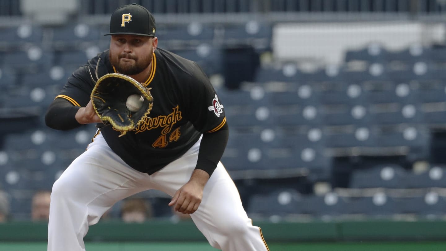 Pirates prove they are not remotely serious with Rowdy Tellez decision