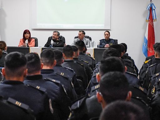 Brindaron una capacitación para la Policía en materia de lucha contra la trata de personas | apfdigital.com.ar