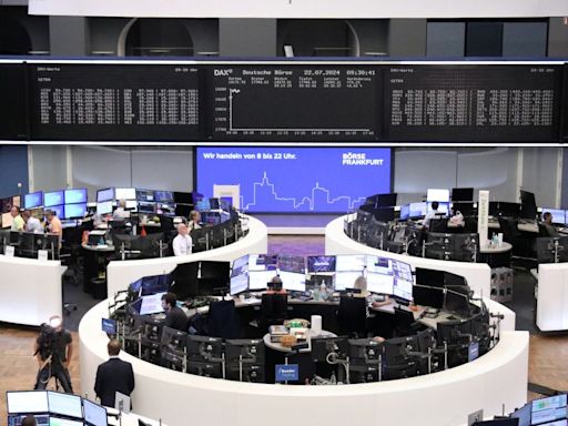 European shares move lower as dismal earnings disappoint
