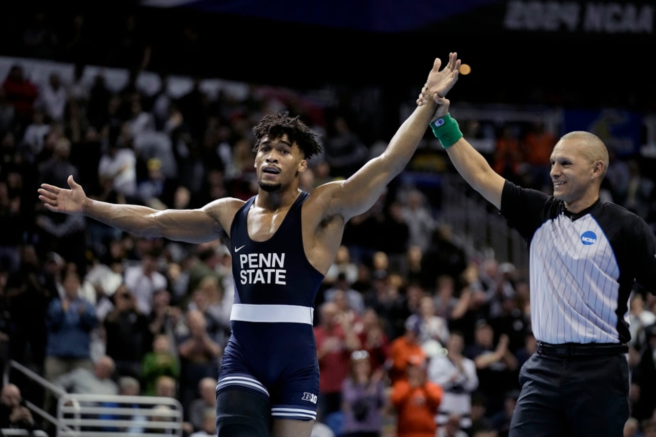 Carter Starocci says he’ll be back at Penn State for a shot at a record-setting 5th NCAA wrestling title