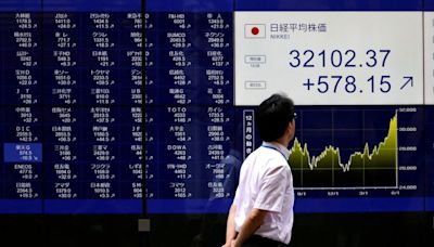 Asia stocks rise on rate cut wagers, yen wallows at 38-year lows