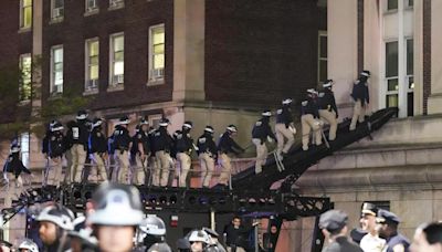 La Policía desaloja por la fuerza la protesta propalestina en la universidad de Columbia