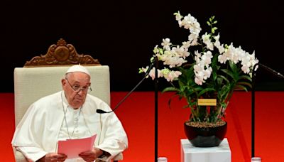 El papa pide en Singapur proteger "la dignidad de los trabajadores migrantes"