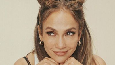 Jennifer Lopez se sacó el anillo de boda para una campaña y alimentó los rumores de crisis con Ben Affleck