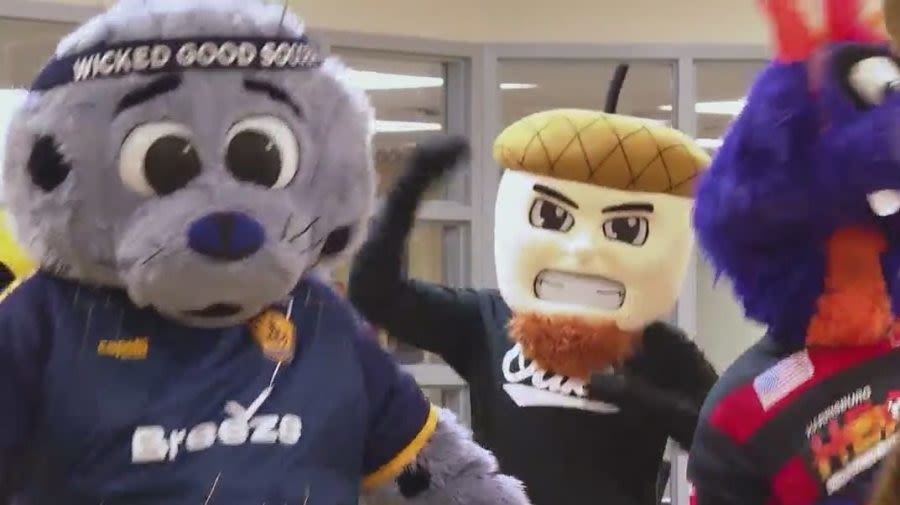 Mascot training camp held in Lancaster