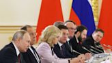 Ukraine news – live: UK accuses Putin of ‘disinformation’ over depleted uranium ammo claims