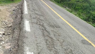 Carretera federal 190 México-Oaxaca pone en riesgo a conductores, piden mantenimiento