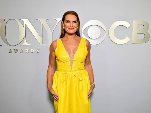 Brooke Shields Wears Crocs for 2024 Tony Awards: Photos