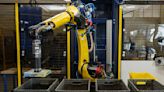 Conoce a los robots que trabajan en los almacenes de Amazon para mejorar las entregas