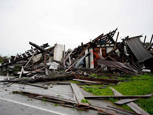 3 Dead After Tornadoes Hit Tennessee, North Carolina: 'All Hell Breaking Loose'