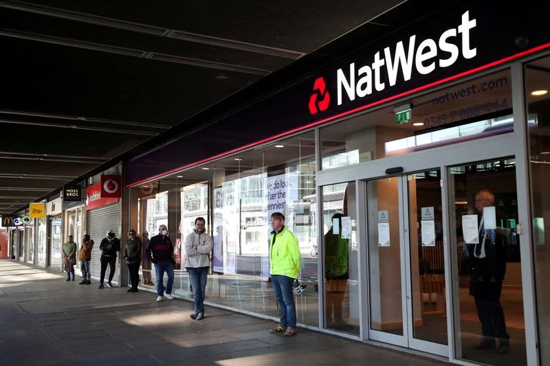 NatWest gains despite Q1 profit fall; closely watched net interest margin rises By Investing.com