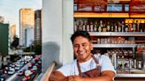 En pleno centro paulista, el chef jujeño que abrió un restaurante con gran vista y reconocimiento de la Guía Michelin de Brasil