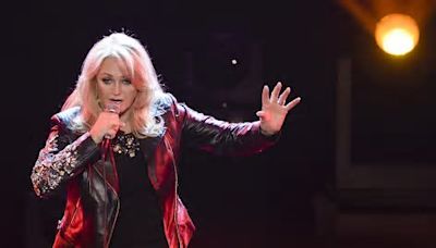 "Total Eclipse Of The Heart" de Bonnie Tyler se dispara en las listas musicales durante el eclipse solar total