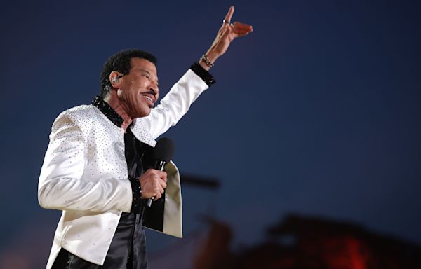 Memphis, get ready to say 'Hello' to Lionel Richie and Earth, Wind & Fire at FedExForum show