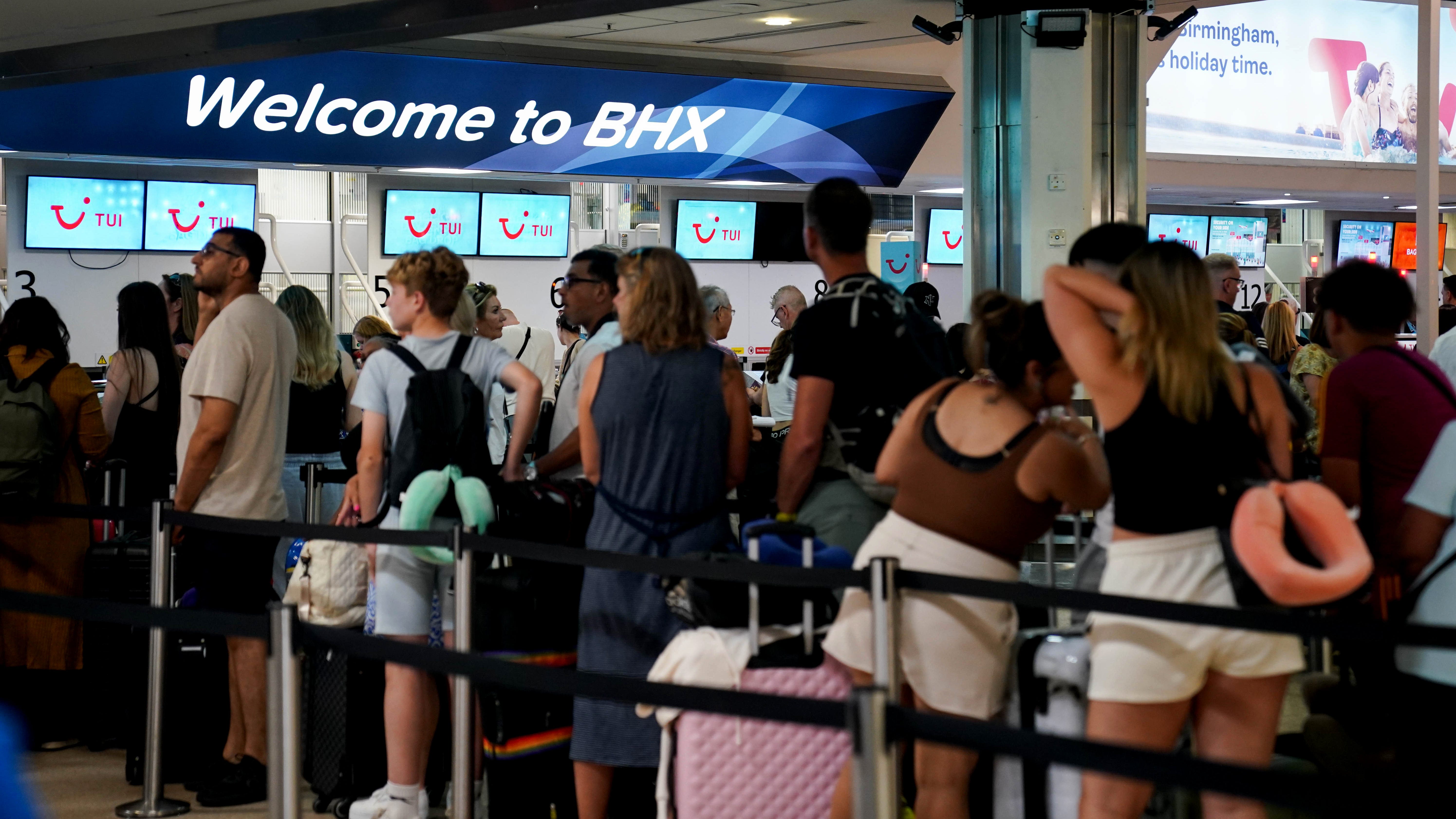 Air passengers told to go home if flight cancelled following global IT outage