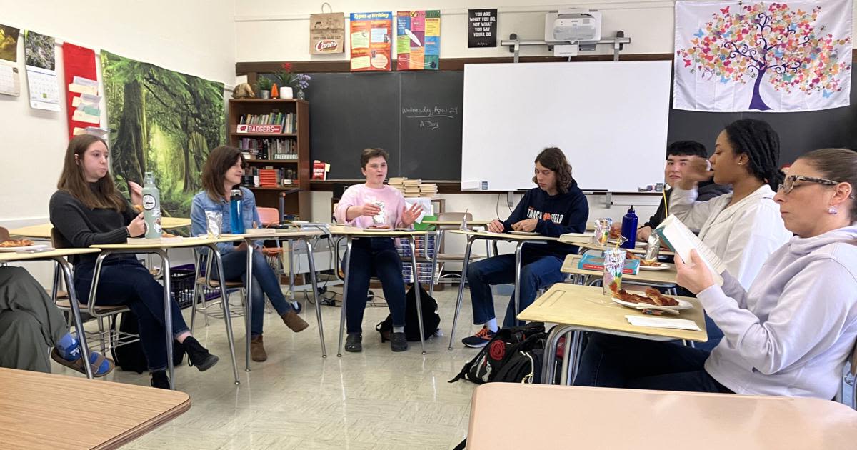 Park HS book club expands students’ literary horizons