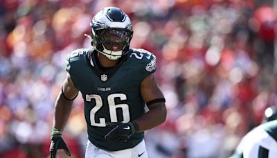 Should Saquon Barkley have had more than 10 carries in Eagles' blowout loss to Buccaneers?