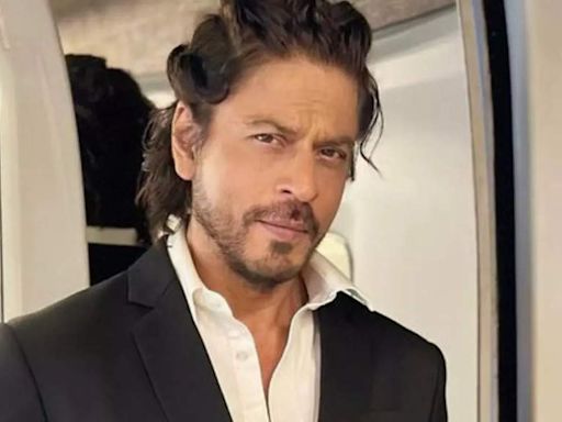 When Shah Rukh Khan recalls being the 12th man of KKR; Says, 'Served water, gave towels...' | Hindi Movie News - Times of India