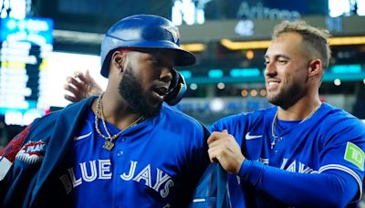 Toronto Blue Jays blow 7-run lead, but recover to beat Diamondbacks 8-7 after Guerrero's solo homer