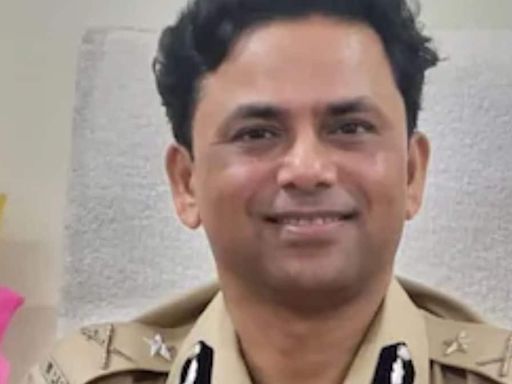 IPS Officer Quaiser Khalid Suspended For Deadly Hoarding Collapse in Mumbai's Ghatkopar - News18