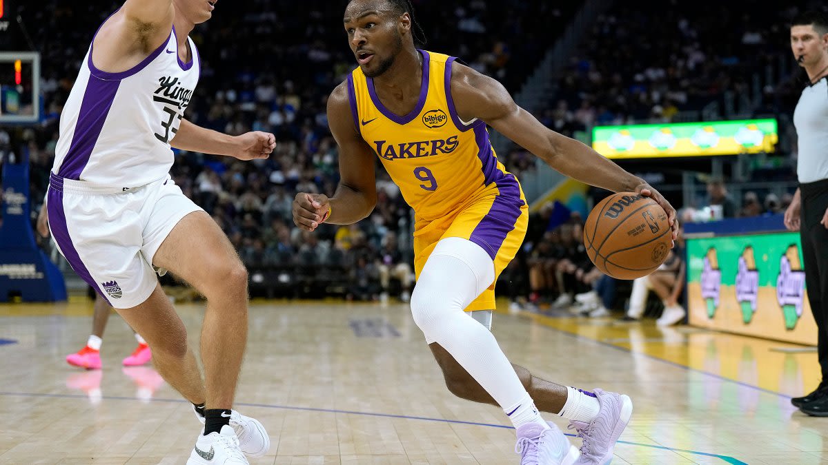 Looking a lot like dad, Bronny James makes NBA Summer League debut