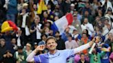 Polémicas en Roland Garros: un tenista se peleó con el público y denunció que lo escupieron - Diario Río Negro