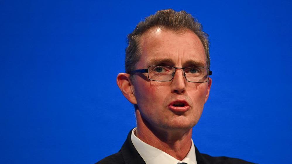 Davies video broke ministerial code, Labour say