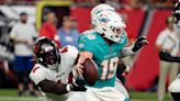 Thompson throws for 218 yards, Dolphins hold off Bucs 26-24