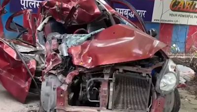 Noida Road Accident: 4 Dead After Reckless Driver Rams Speeding Car Into Tractor