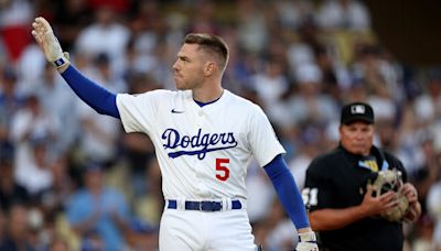 Freddie Freeman gets standing ovation in return to Dodgers after 'scariest days' of life